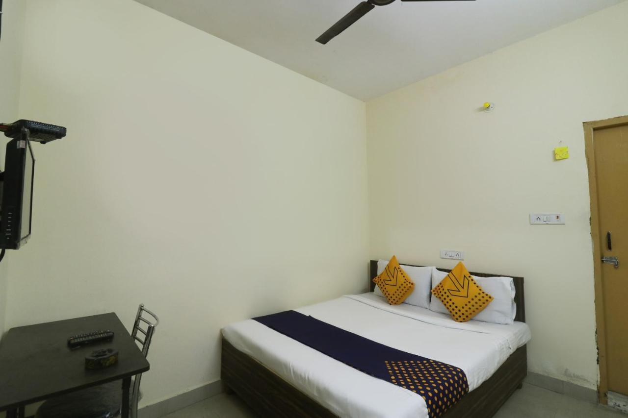 Spot On Negi Home Stay Dehradun Bagian luar foto