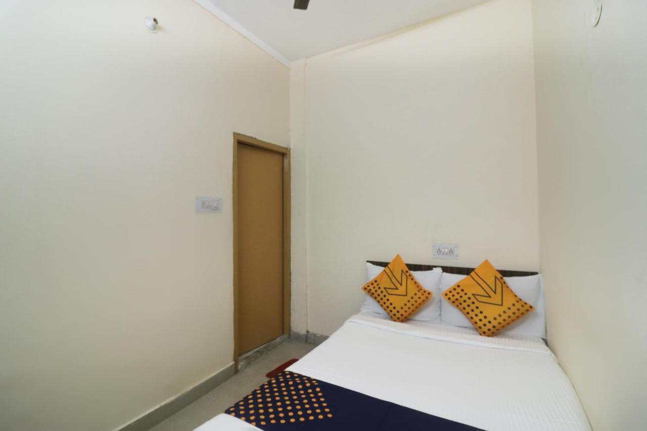 Spot On Negi Home Stay Dehradun Bagian luar foto